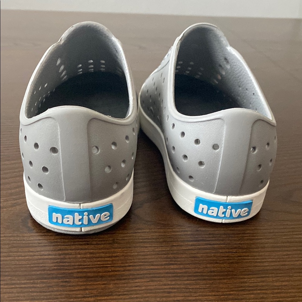 Native Jefferson Gray and White Water Shoes Slip-On 2 - Picture 5 of 7